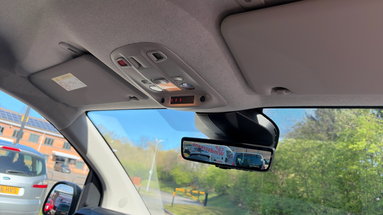 Vauxhall Vivaro L2 Diesel 2.2 Turbo D 150 Pro H1 Double Cab Auto